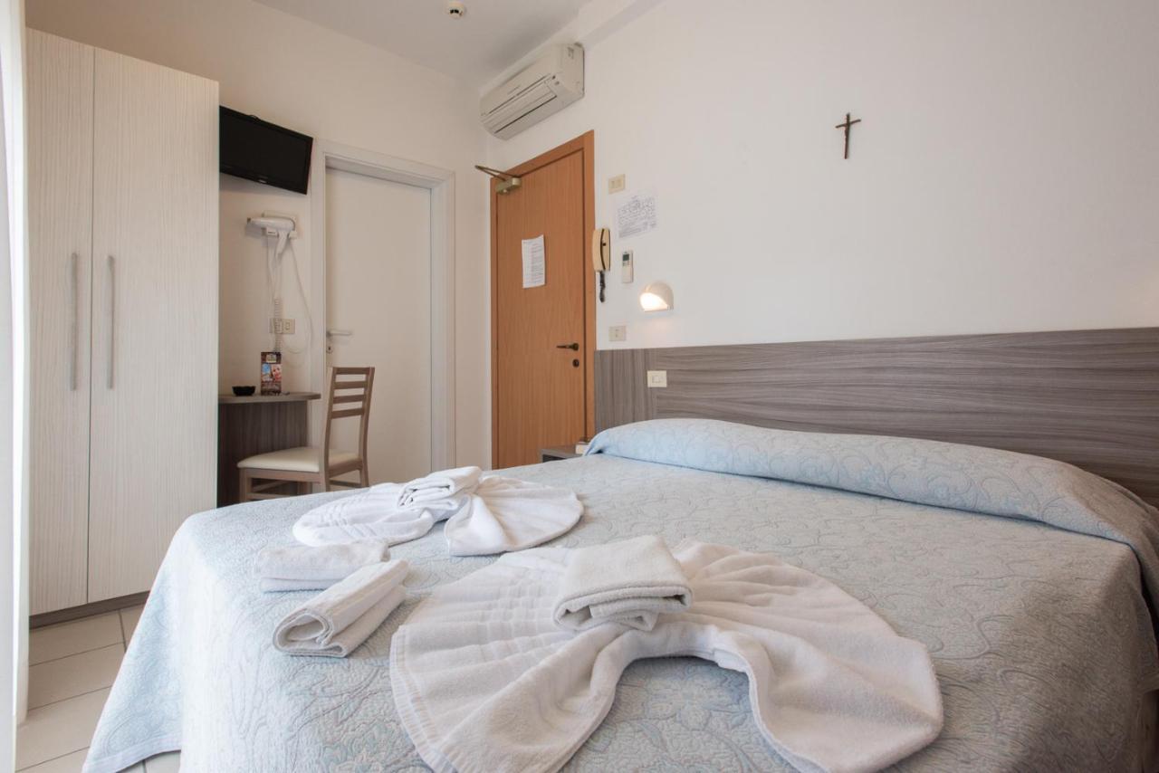 La Plata Hotel - Con Piscina Riccione Zewnętrze zdjęcie