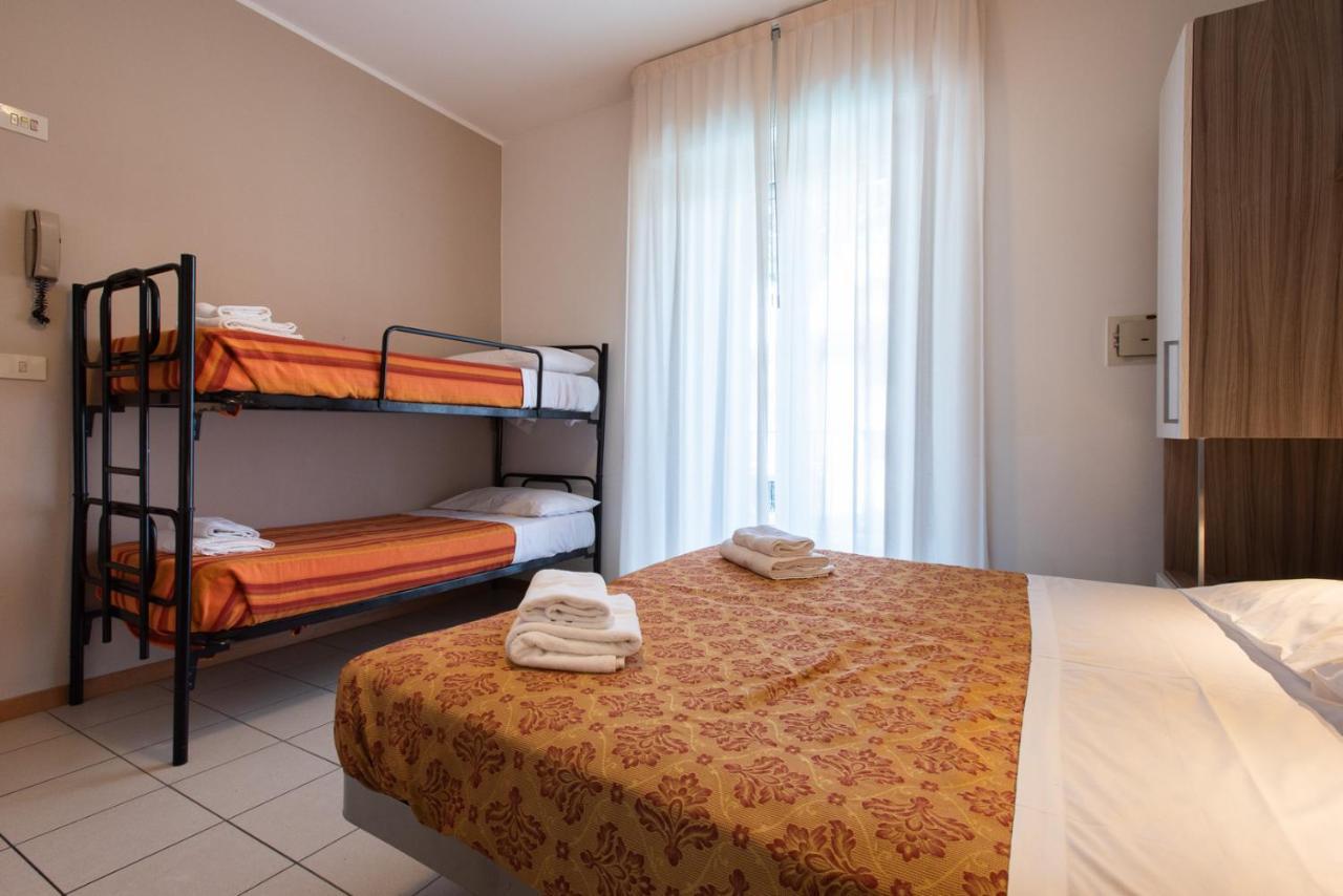 La Plata Hotel - Con Piscina Riccione Zewnętrze zdjęcie