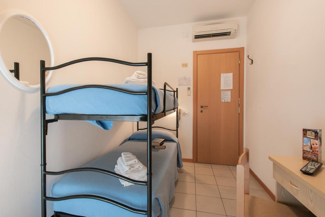 La Plata Hotel - Con Piscina Riccione Zewnętrze zdjęcie
