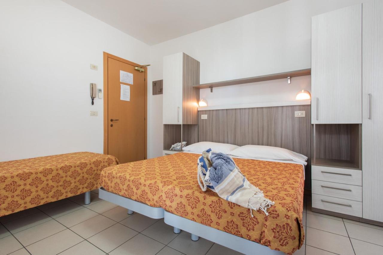 La Plata Hotel - Con Piscina Riccione Zewnętrze zdjęcie
