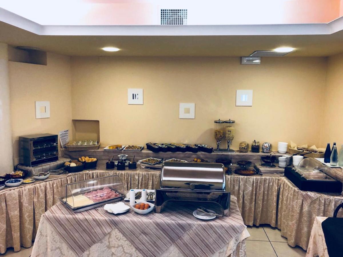 La Plata Hotel - Con Piscina Riccione Zewnętrze zdjęcie